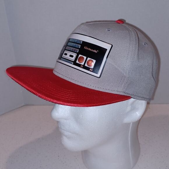 Nintendo NES Controller Hat Snapback Adjustable Flat Bill Baseball Cap Gray Red - Picture 2 of 6